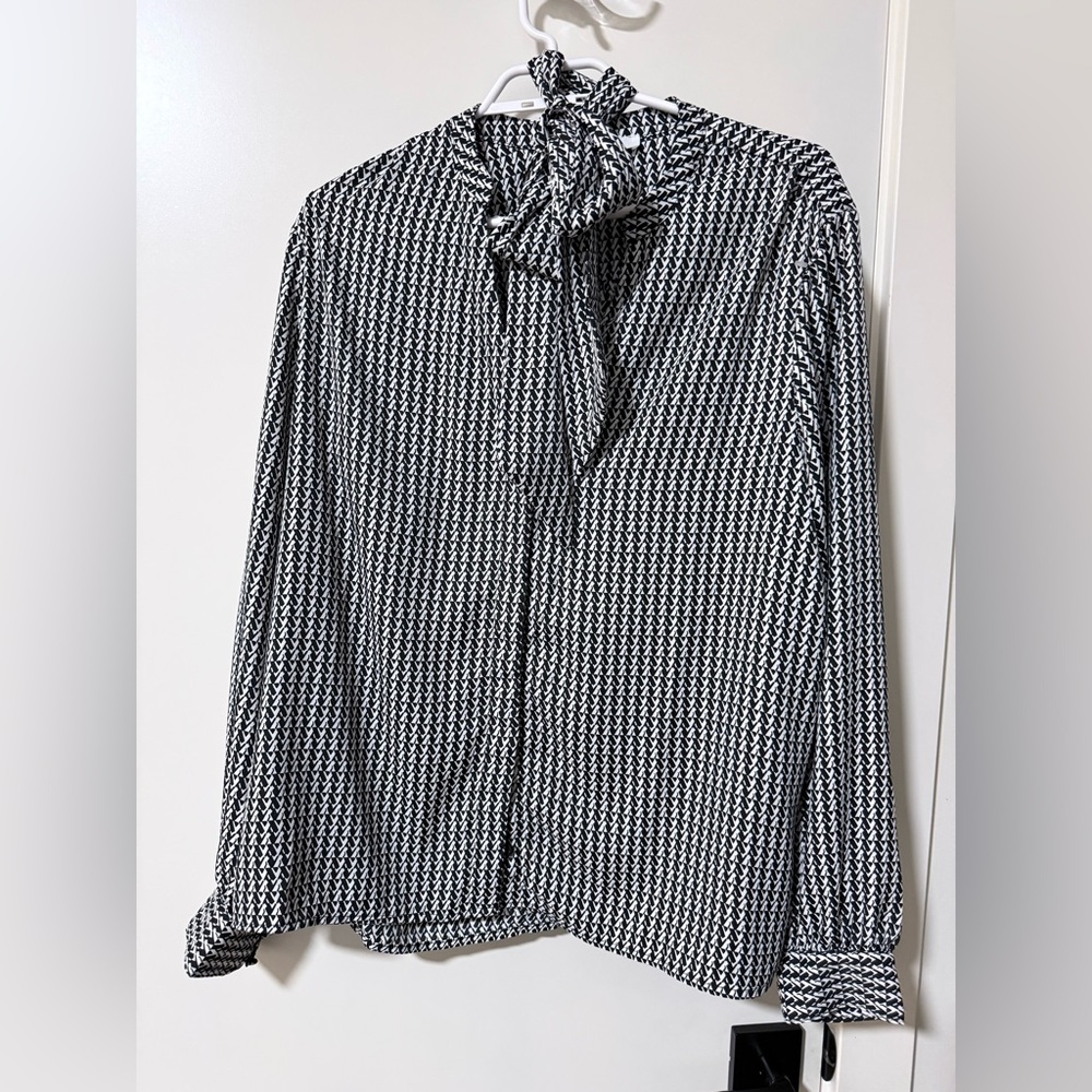 Black and White Patterned Women's Top